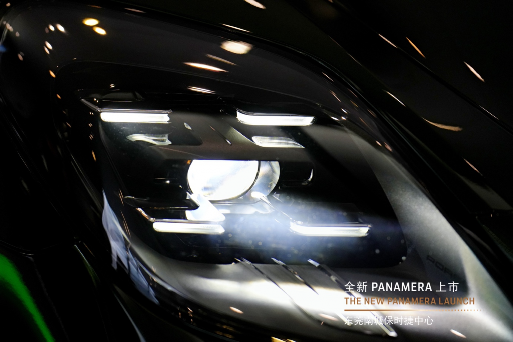 全新 Panamera 实车到店，体验保时捷专属的卓越驾乘感受
