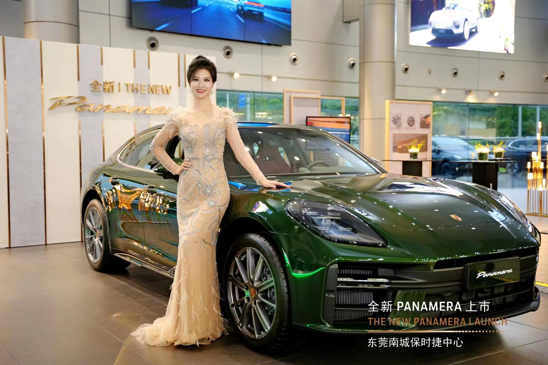 保时捷全新 Panamera 实车到店 ，体验专属卓越驾乘感受